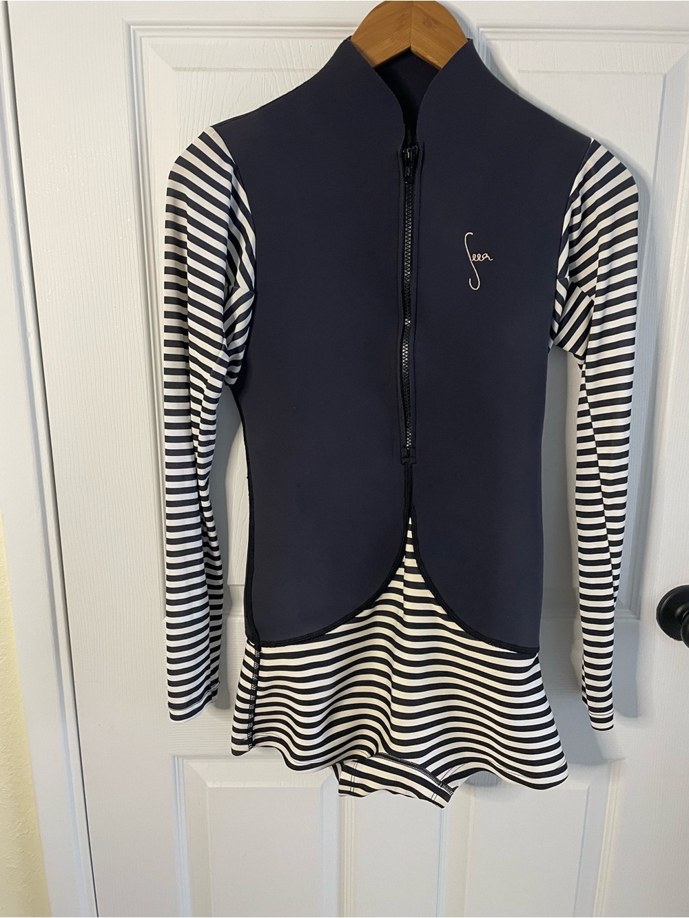 Seea Leah 2mm C-Skin Striped Long Sleeve Surf Suit Size Medium